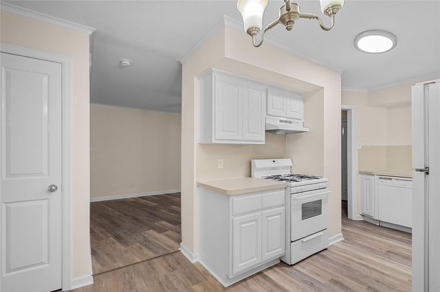 102 Strand St Street 31, Galveston, TX 77550