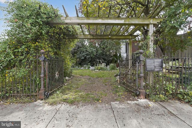 2314 EMERALD ST, Philadelphia, PA 19125