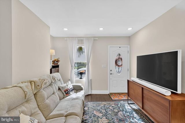 2314 EMERALD ST, Philadelphia, PA 19125
