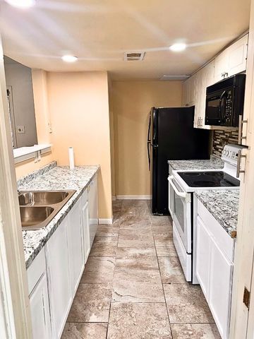 556 E Avenue J B, Grand Prairie, TX 75050