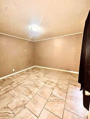 556 E Avenue J B, Grand Prairie, TX 75050