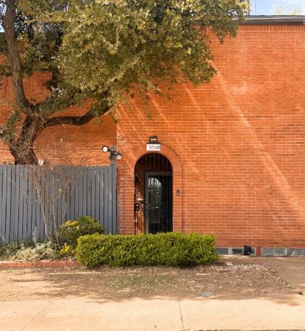 556 E Avenue J B, Grand Prairie, TX 75050