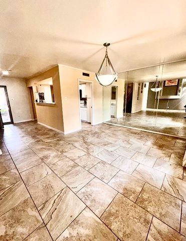 556 E Avenue J B, Grand Prairie, TX 75050