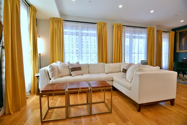 145 Stoughton St 5, Boston, MA 02125