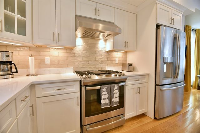 145 Stoughton St 5, Boston, MA 02125