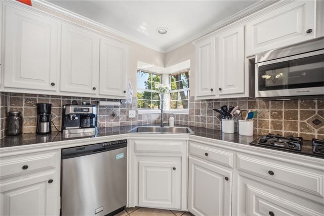 118 Willowcrest Drive, Garland, TX 75040