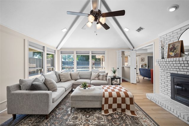 118 Willowcrest Drive, Garland, TX 75040