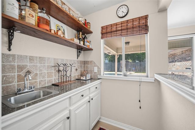 118 Willowcrest Drive, Garland, TX 75040