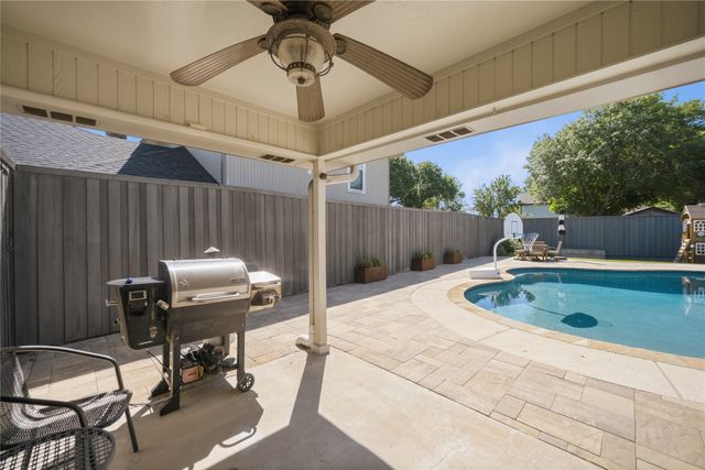 118 Willowcrest Drive, Garland, TX 75040
