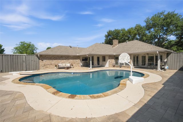 118 Willowcrest Drive, Garland, TX 75040