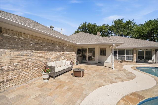 118 Willowcrest Drive, Garland, TX 75040