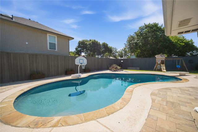 118 Willowcrest Drive, Garland, TX 75040