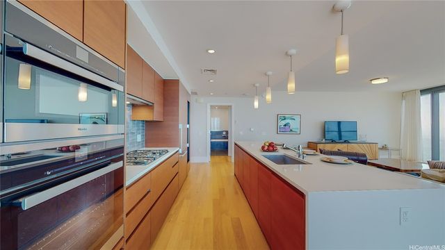 1108 Auahi Street 3201, Honolulu, HI 96814