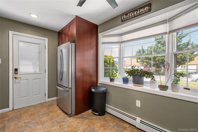 41 Andrew Lane, Levittown, NY 11756