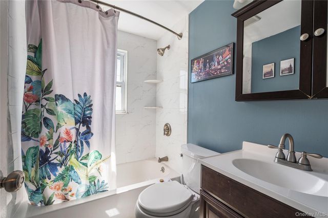 41 Andrew Lane, Levittown, NY 11756