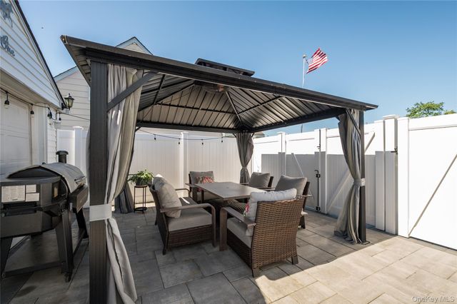 41 Andrew Lane, Levittown, NY 11756