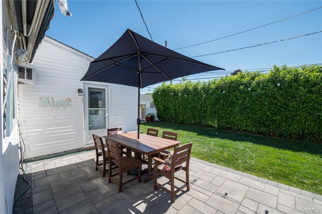41 Andrew Lane, Levittown, NY 11756