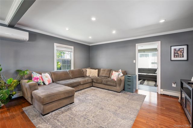 41 Andrew Lane, Levittown, NY 11756