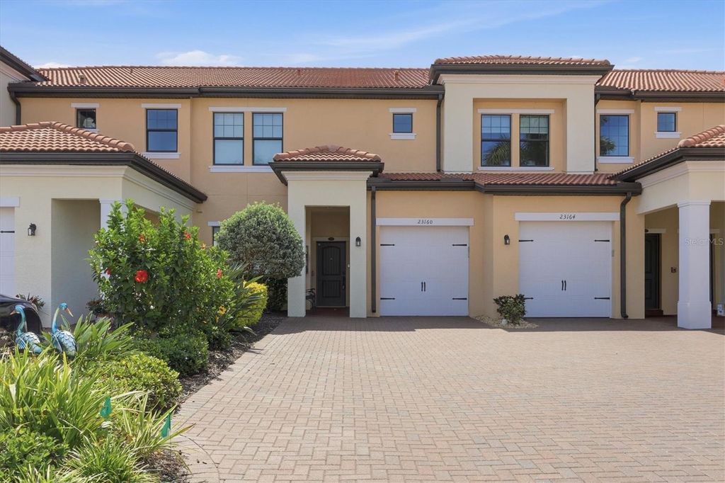 Image 2 of property listing at 23160 BANBURY WAY 102, Venice, FL 34293