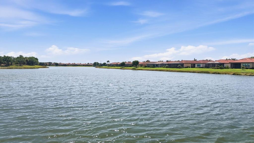 Image 11 of property listing at 23160 BANBURY WAY 102, Venice, FL 34293