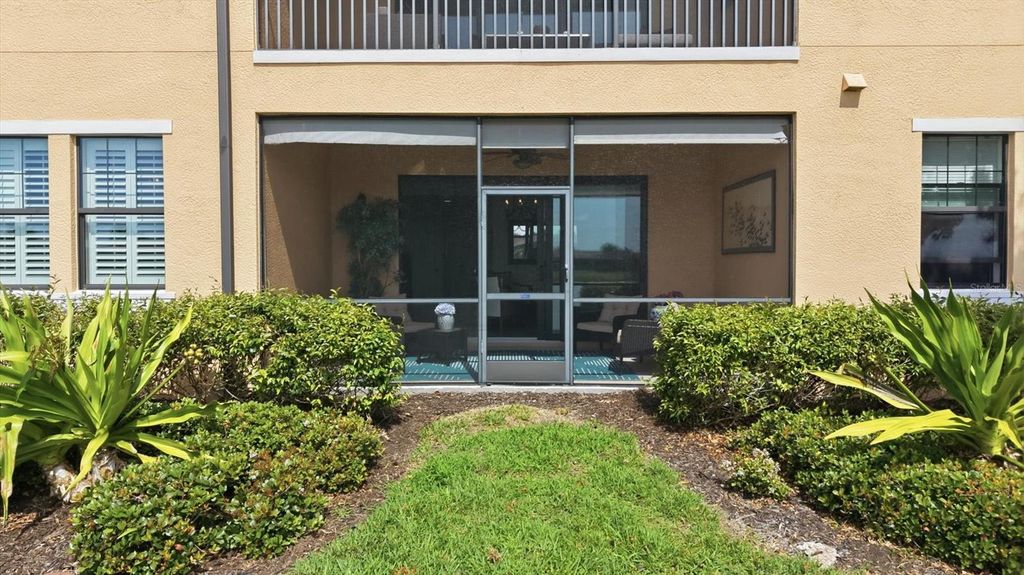 Image 15 of property listing at 23160 BANBURY WAY 102, Venice, FL 34293