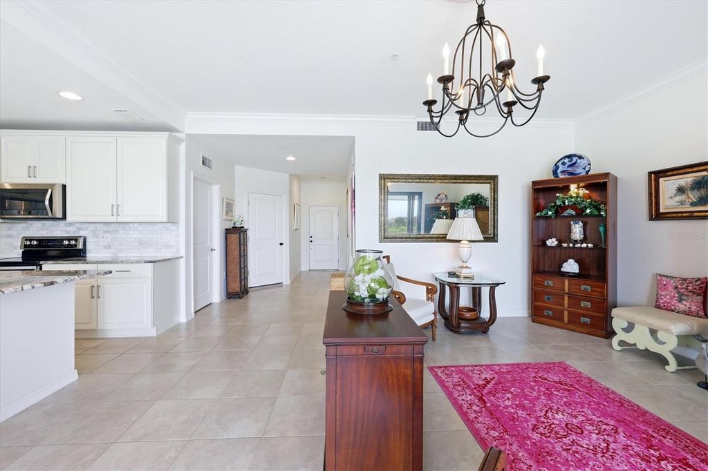 Image 16 of property listing at 23160 BANBURY WAY 102, Venice, FL 34293