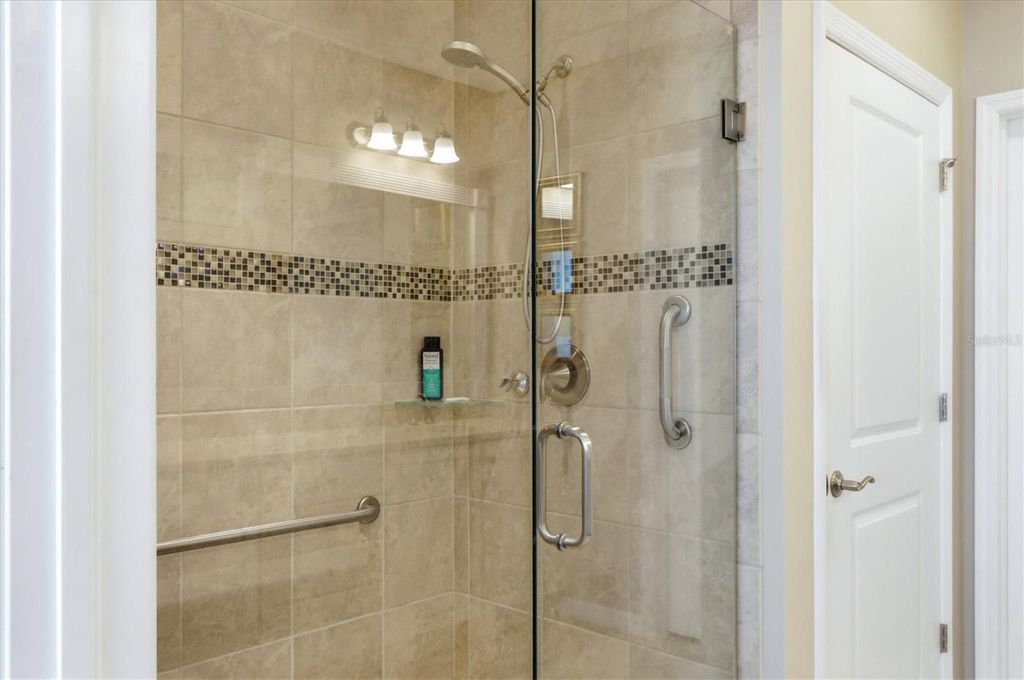 Image 32 of property listing at 23160 BANBURY WAY 102, Venice, FL 34293