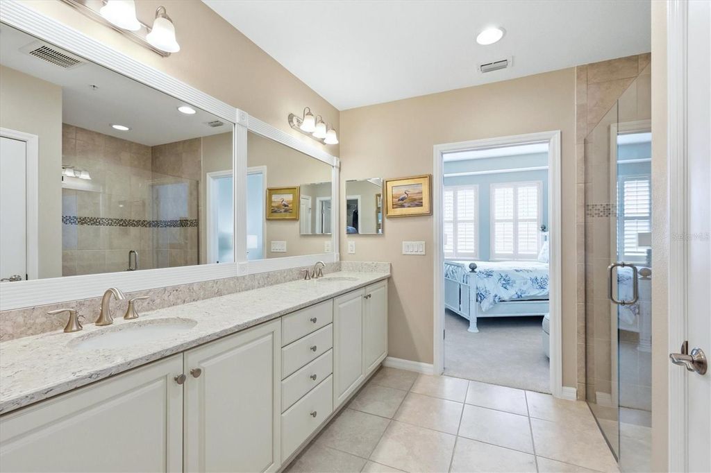 Image 33 of property listing at 23160 BANBURY WAY 102, Venice, FL 34293