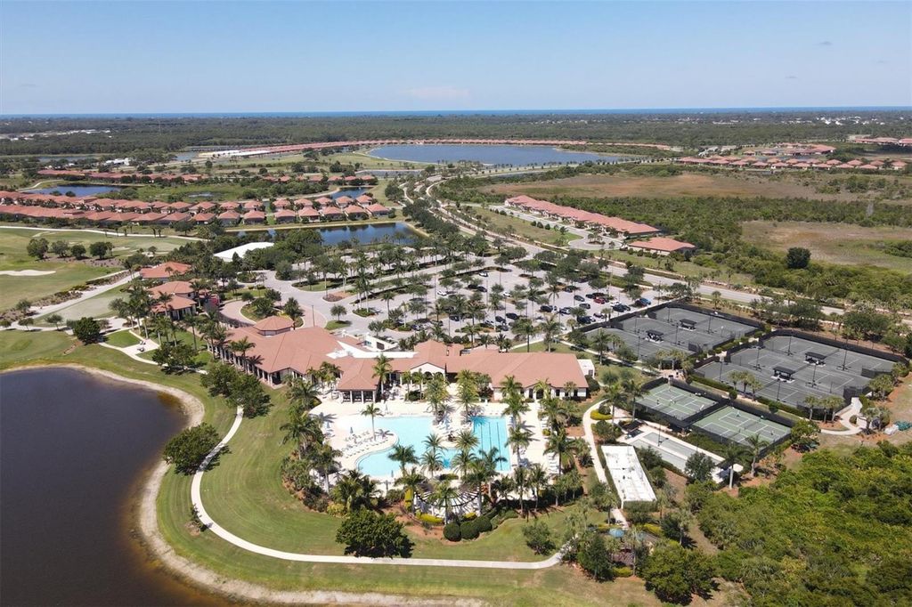 Image 41 of property listing at 23160 BANBURY WAY 102, Venice, FL 34293