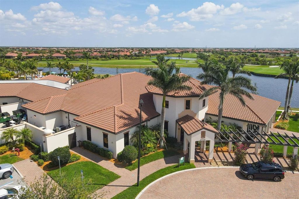 Image 43 of property listing at 23160 BANBURY WAY 102, Venice, FL 34293