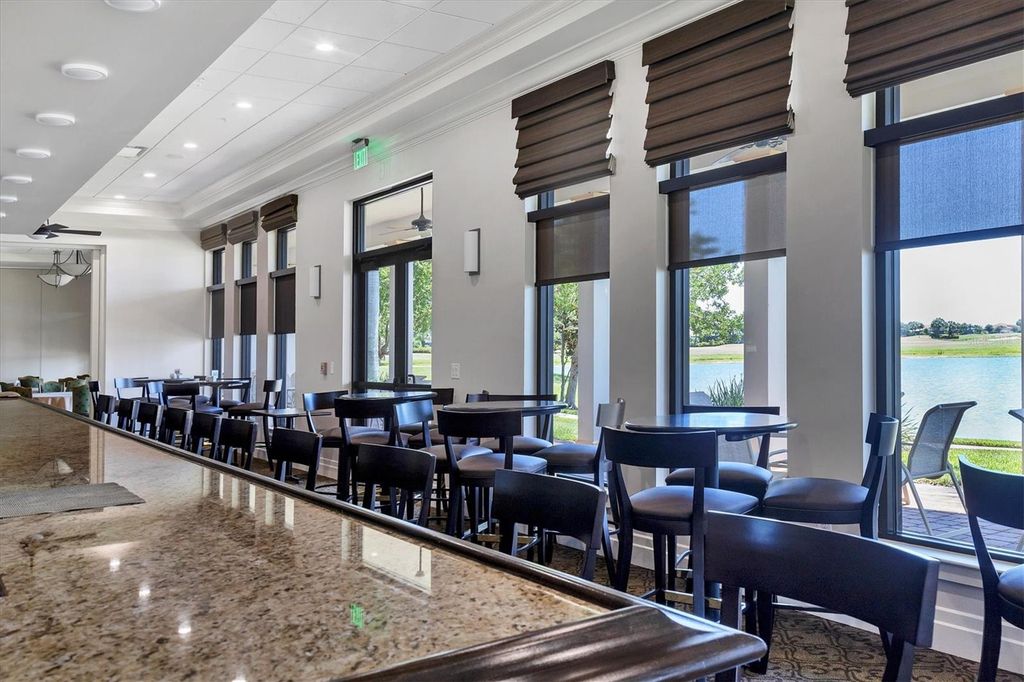 Image 46 of property listing at 23160 BANBURY WAY 102, Venice, FL 34293