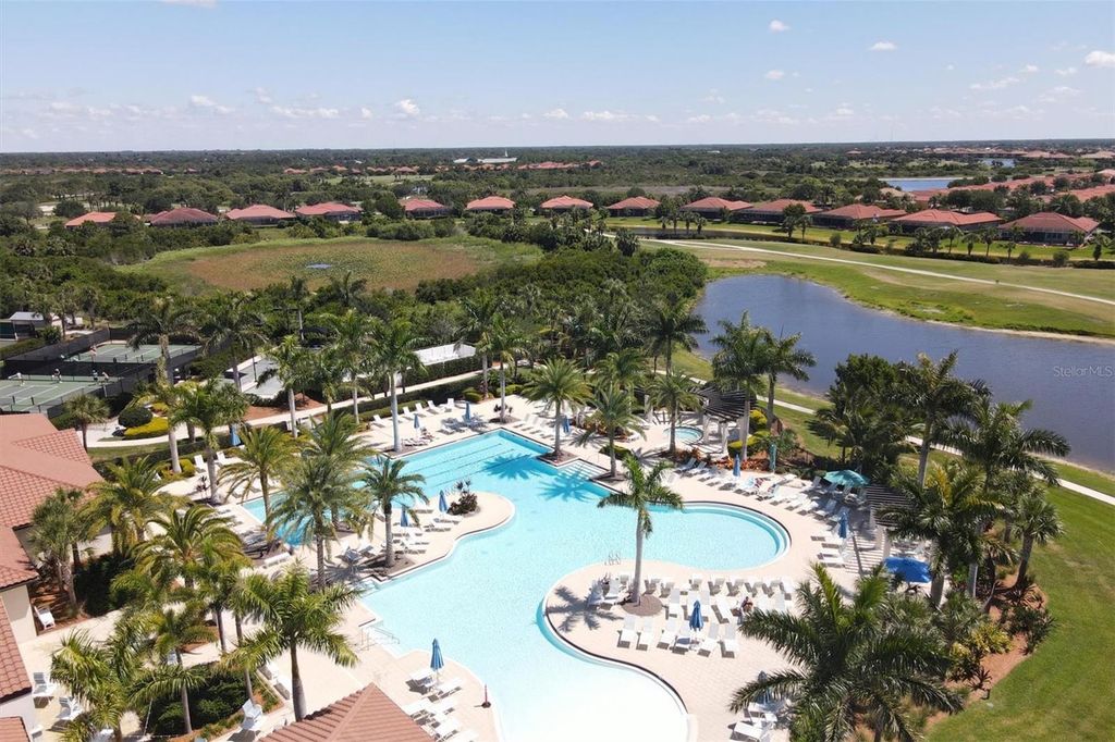 Image 52 of property listing at 23160 BANBURY WAY 102, Venice, FL 34293