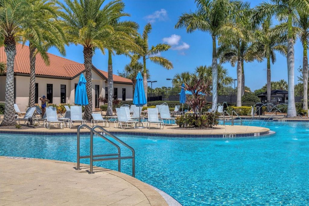 Image 58 of property listing at 23160 BANBURY WAY 102, Venice, FL 34293