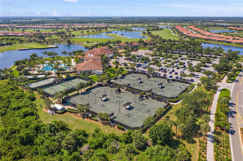 Image 69 of property listing at 23160 BANBURY WAY 102, Venice, FL 34293