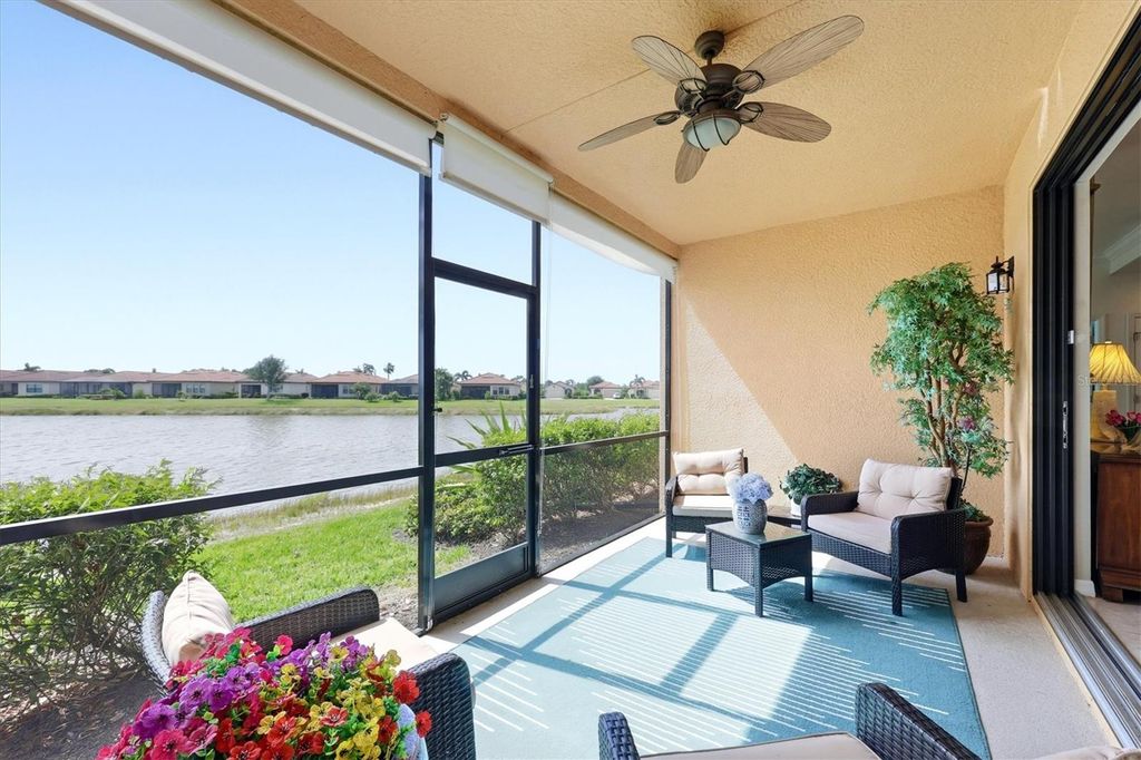 Image 9 of property listing at 23160 BANBURY WAY 102, Venice, FL 34293