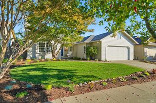 2061 Seville St, Santa Rosa, CA 95403