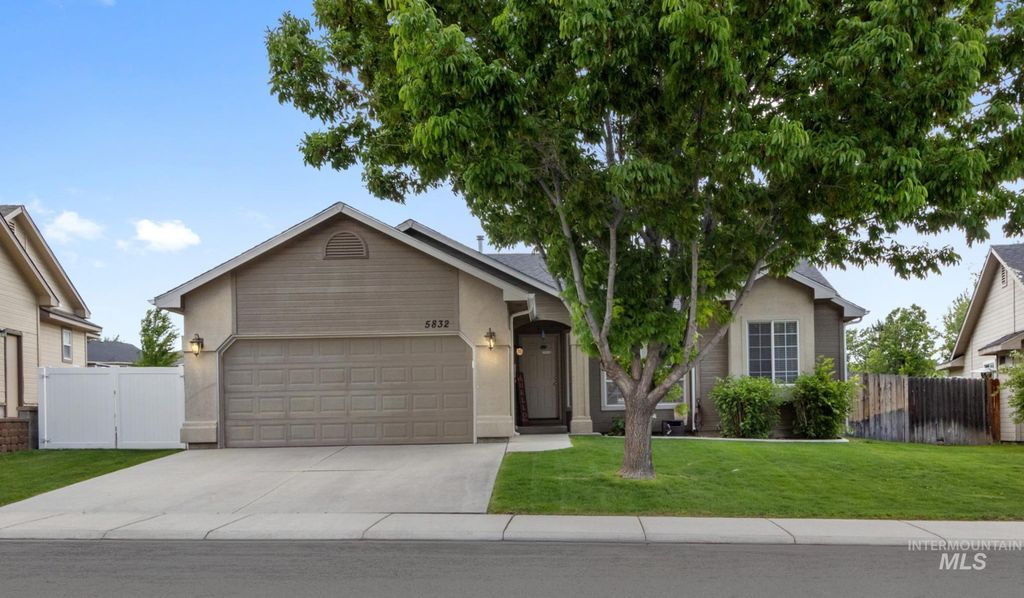 5832 S Guitar Way, Boise, ID 83709