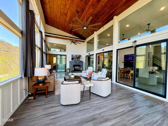 3343 Summit Trails Drive, Sevierville, TN 37862