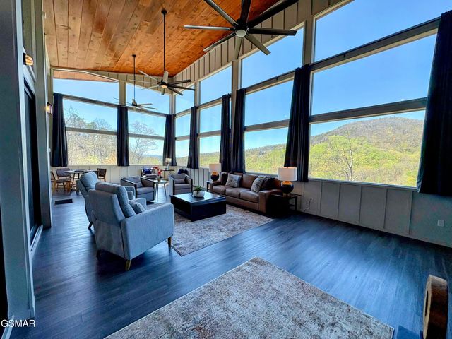 3343 Summit Trails Drive, Sevierville, TN 37862