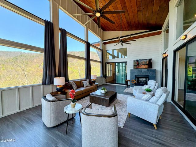 3343 Summit Trails Drive, Sevierville, TN 37862