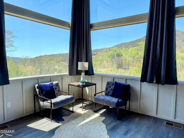 3343 Summit Trails Drive, Sevierville, TN 37862