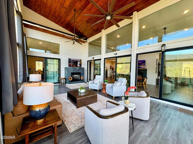 3343 Summit Trails Drive, Sevierville, TN 37862