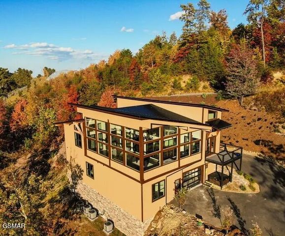 3343 Summit Trails Drive, Sevierville, TN 37862