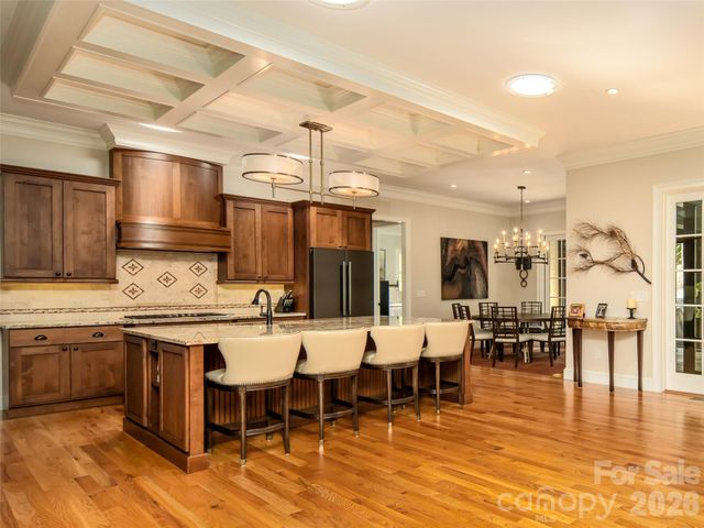 75 Chauncey Circle, Asheville, NC 28803