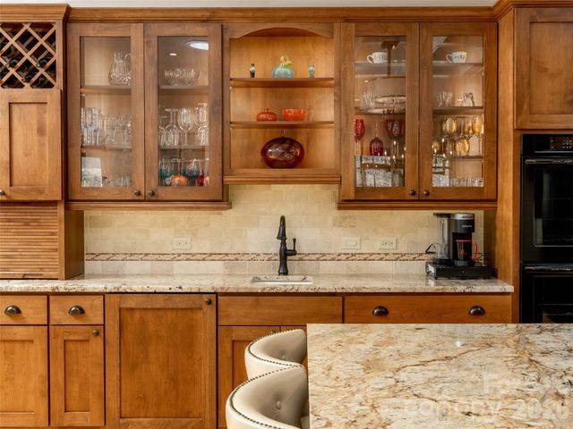 75 Chauncey Circle, Asheville, NC 28803