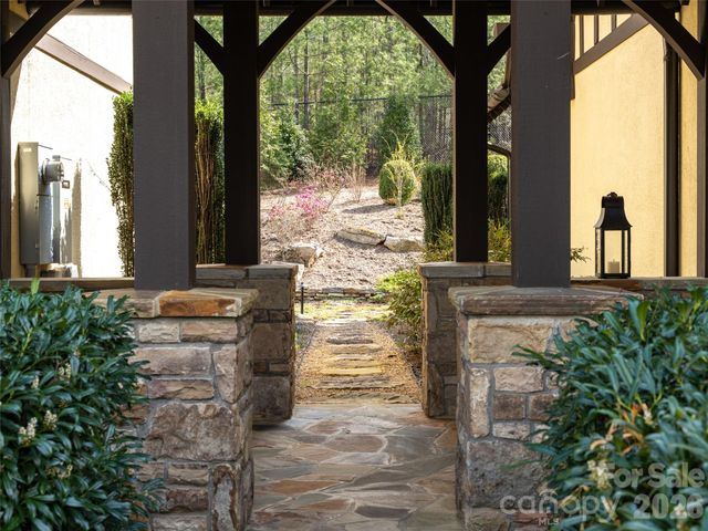 75 Chauncey Circle, Asheville, NC 28803