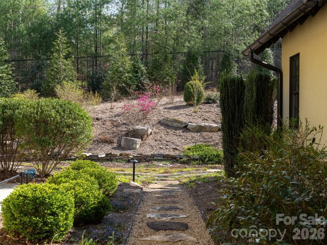 75 Chauncey Circle, Asheville, NC 28803
