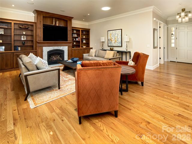 75 Chauncey Circle, Asheville, NC 28803