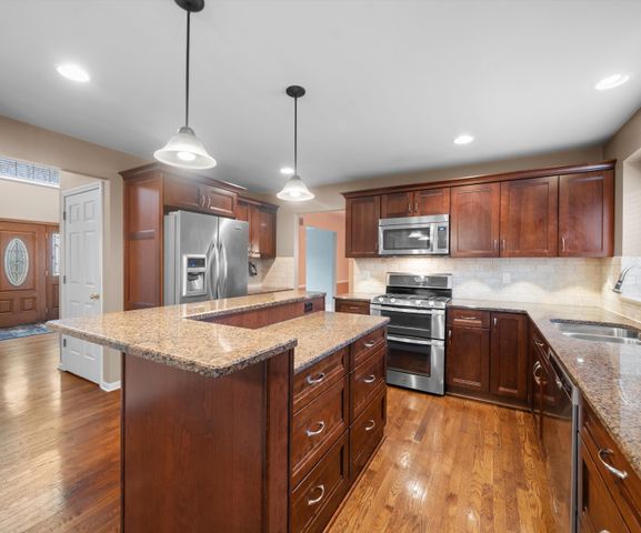 350 Huntington Drive, Saline, MI 48176