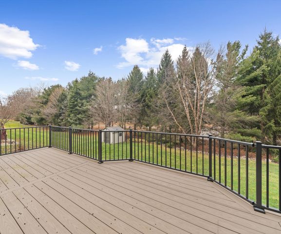 350 Huntington Drive, Saline, MI 48176